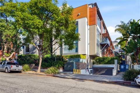 Photo of 1250 N Harper #404, Los Angeles, CA 90046 (MLS # SR25277770)