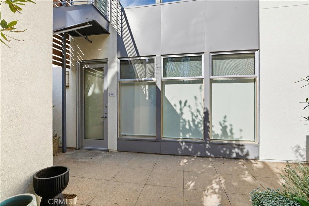 Photo of 1250 N Harper #404, Los Angeles, CA 90046 (MLS # SR25277770)