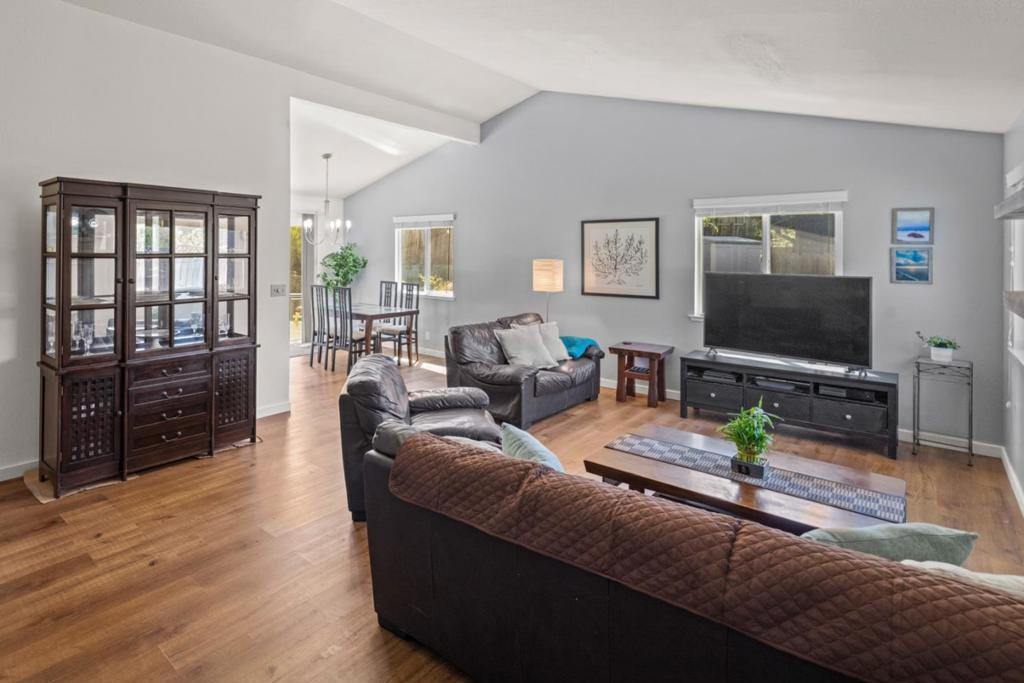 3022 Westwood Court