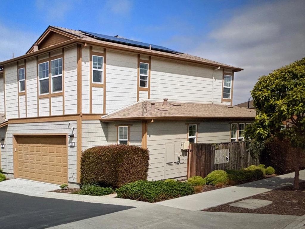 220 9th Street