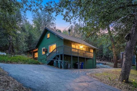 Photo of 4314 Luneta Drive Dr, Julian, CA 92036 (MLS # 260006687SD)