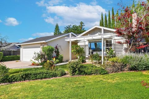 Photo of 5380 Hammerton Court, San Jose, CA 95118 (MLS # ML82039283)