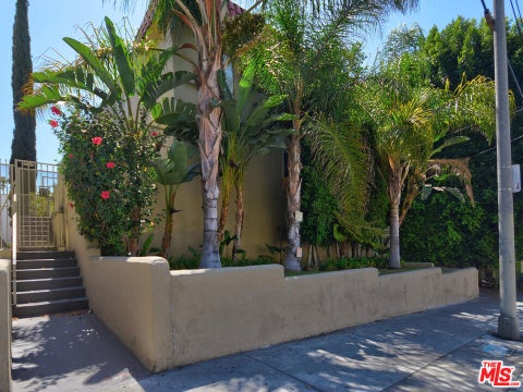 Photo of 1540 N FULLER Avenue #9, Los Angeles, CA 90046 (MLS # 26855621)