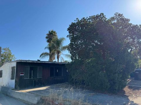 Photo of 4356 Milton St St, San Diego, CA 92110 (MLS # 250037440SD)