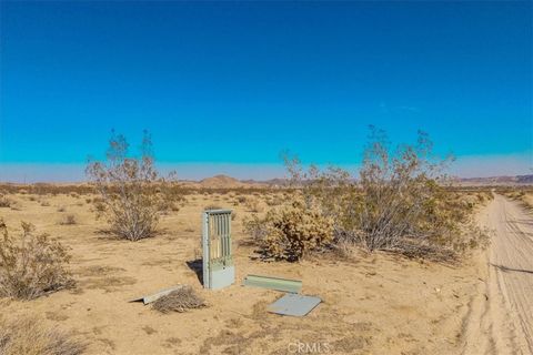 Photo of 4815 Border Avenue, Joshua Tree, CA 92252 (MLS # JT25184708) Photo of 4815 Border Avenue, Joshua Tree, CA 92252 (MLS # JT25184708)