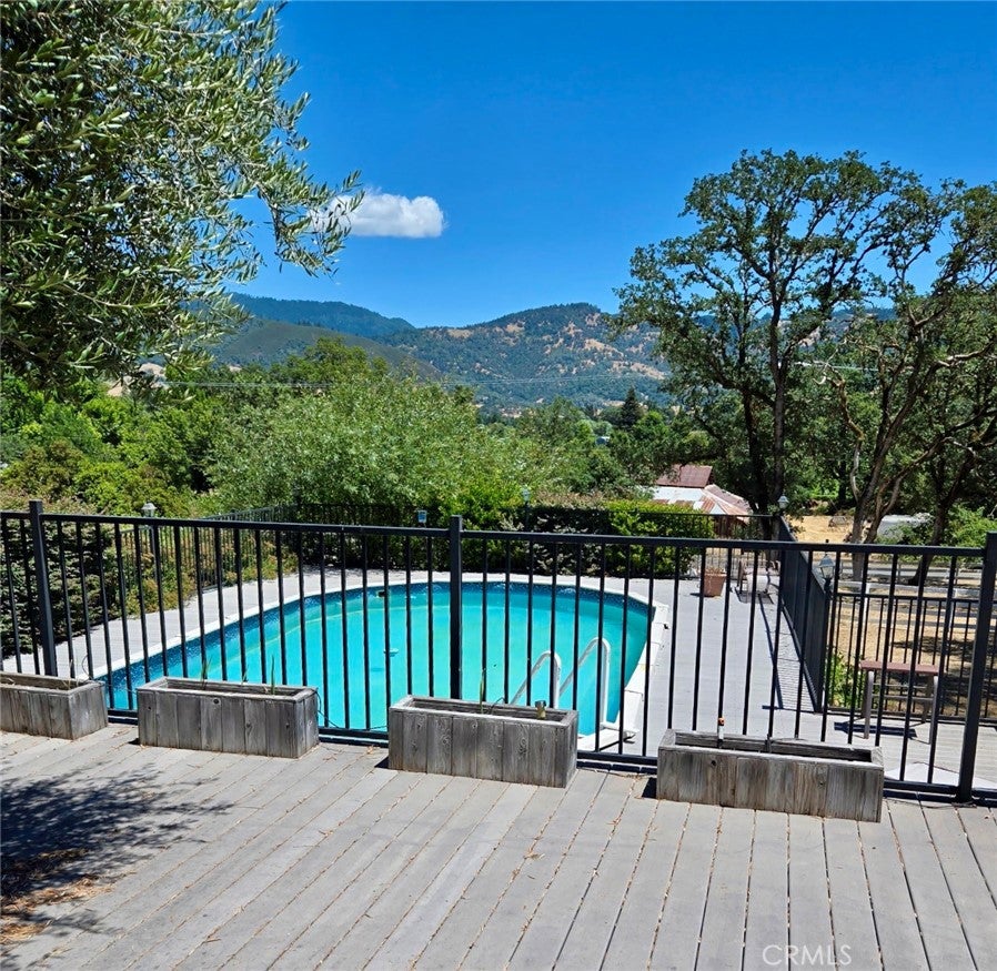 8451 Gibson Lane