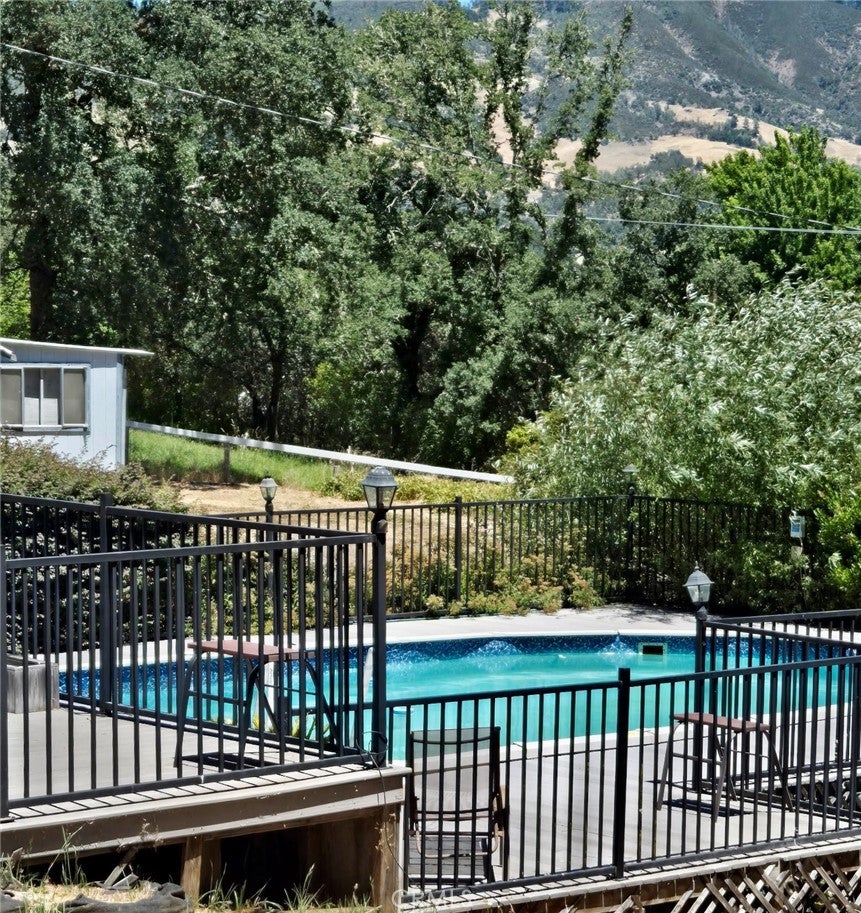 8451 Gibson Lane