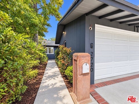 Photo of 2720 Dunleer Place, Los Angeles, CA 90064 (MLS # 26105471)