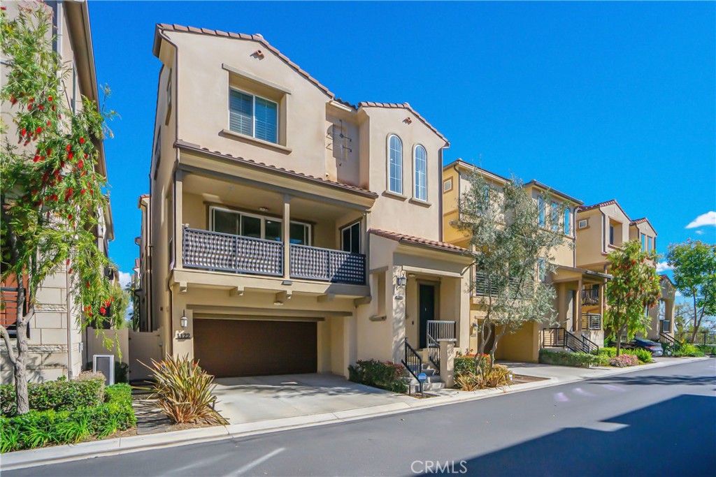 1122 Gardiner Lane