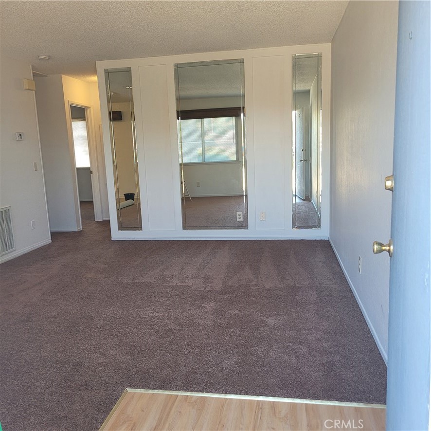 2 bedroom, 1 bathroom unit available for rent in Victorville.