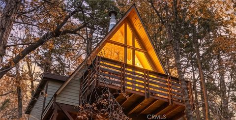 Photo of 32703 Tulip Lane, Arrowbear, CA 92382 (MLS # SR25278942)