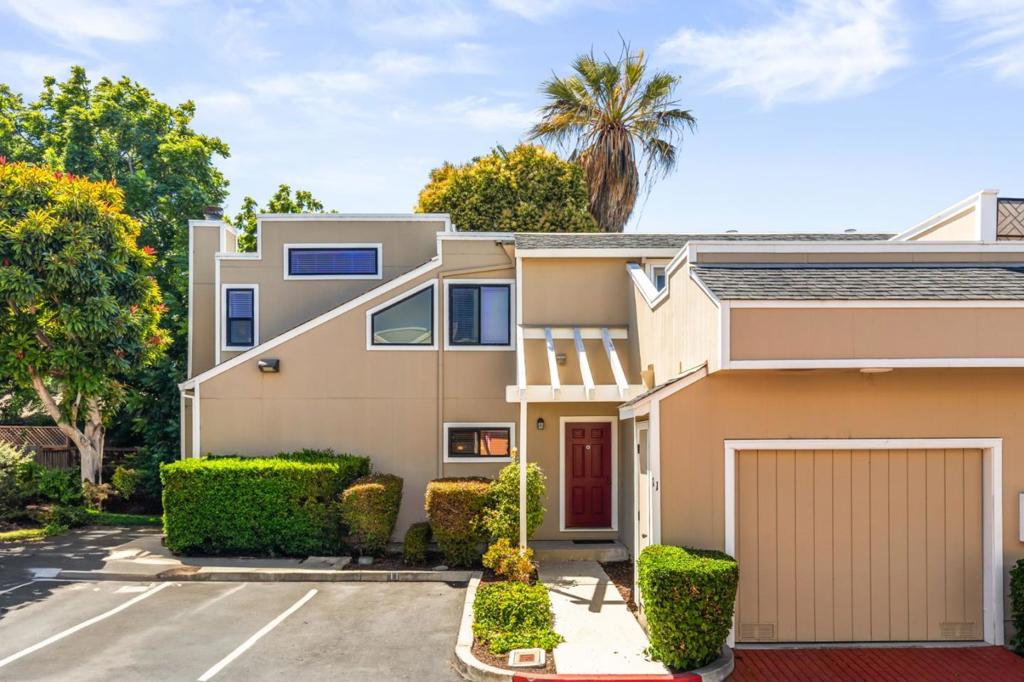 1993 Plymouth Street 11