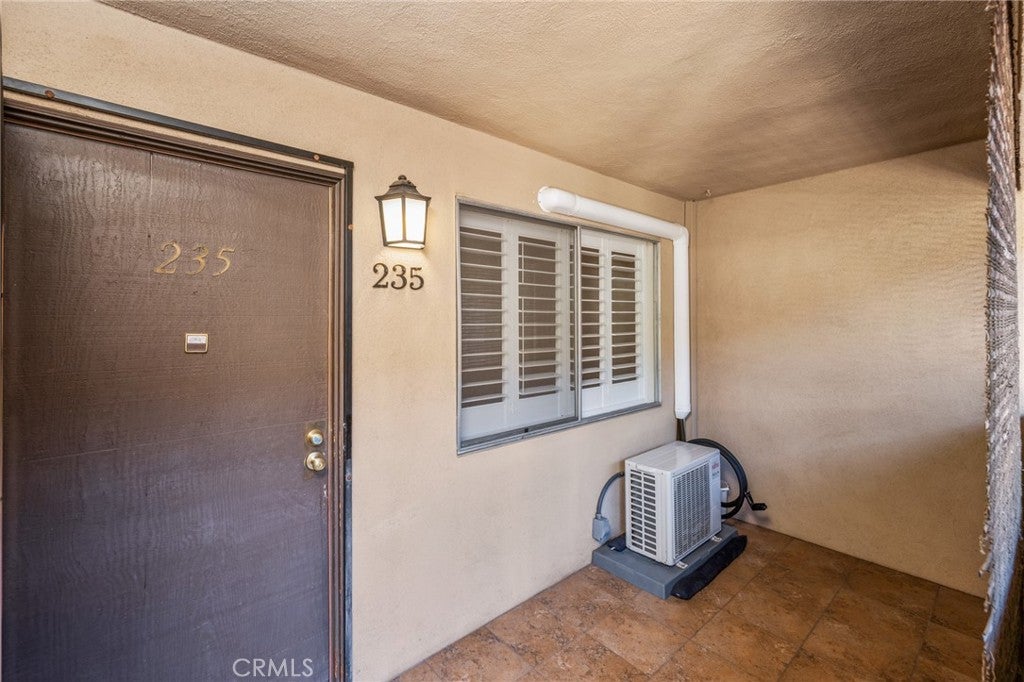 2501 W Redondo Beach