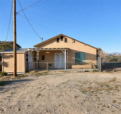 Photo of 30881 Pawnee ST, Lucerne Valley, CA 92356 (MLS # SR26135899)