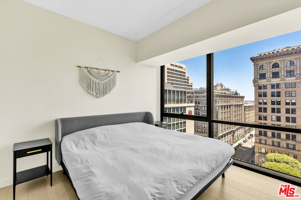 400 S Broadway 1001