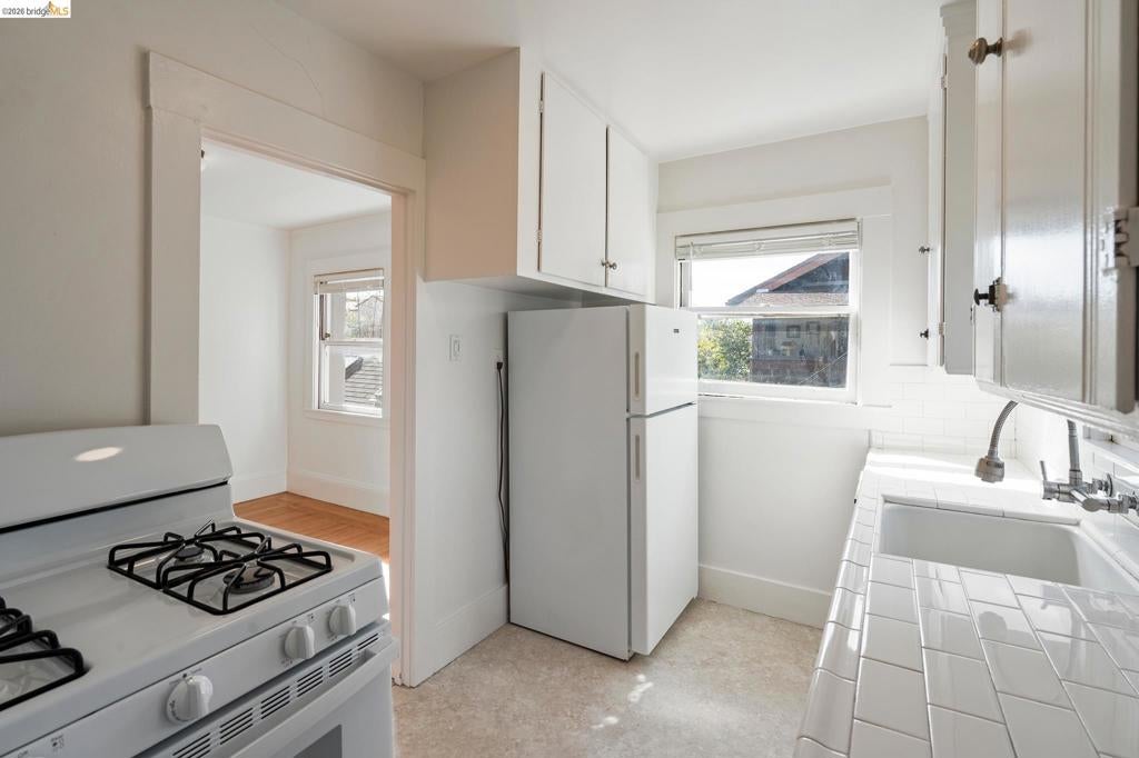 3048 Halcyon Ct