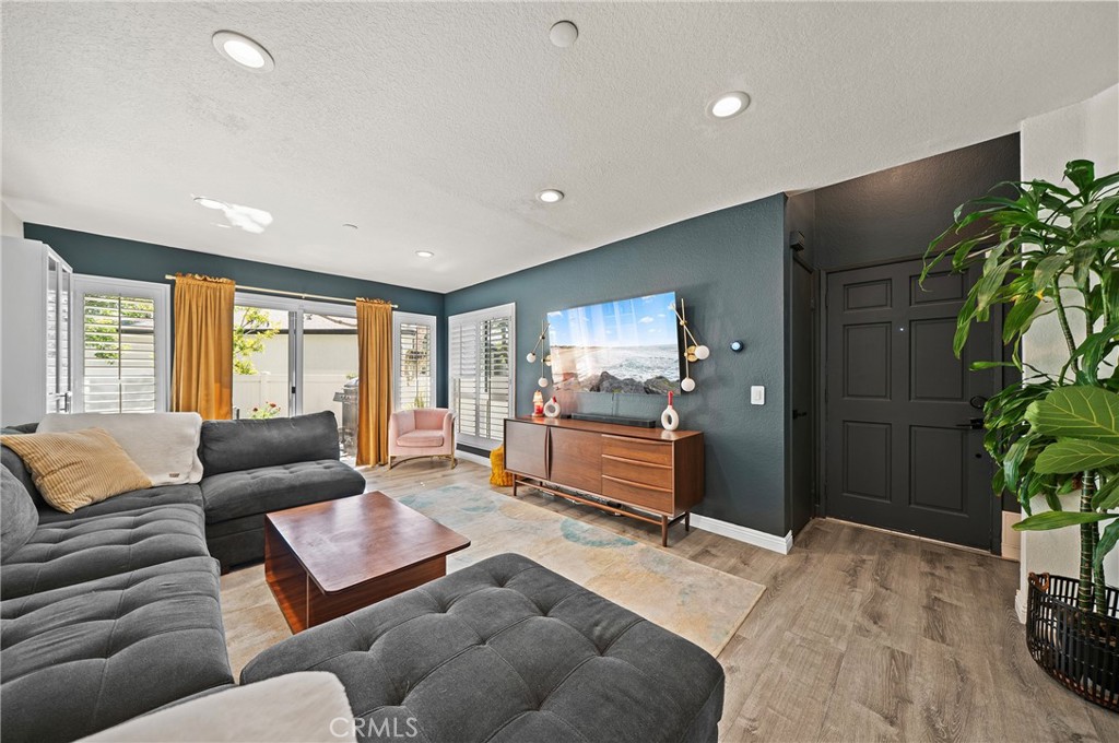 148 S Seneca Circle 24