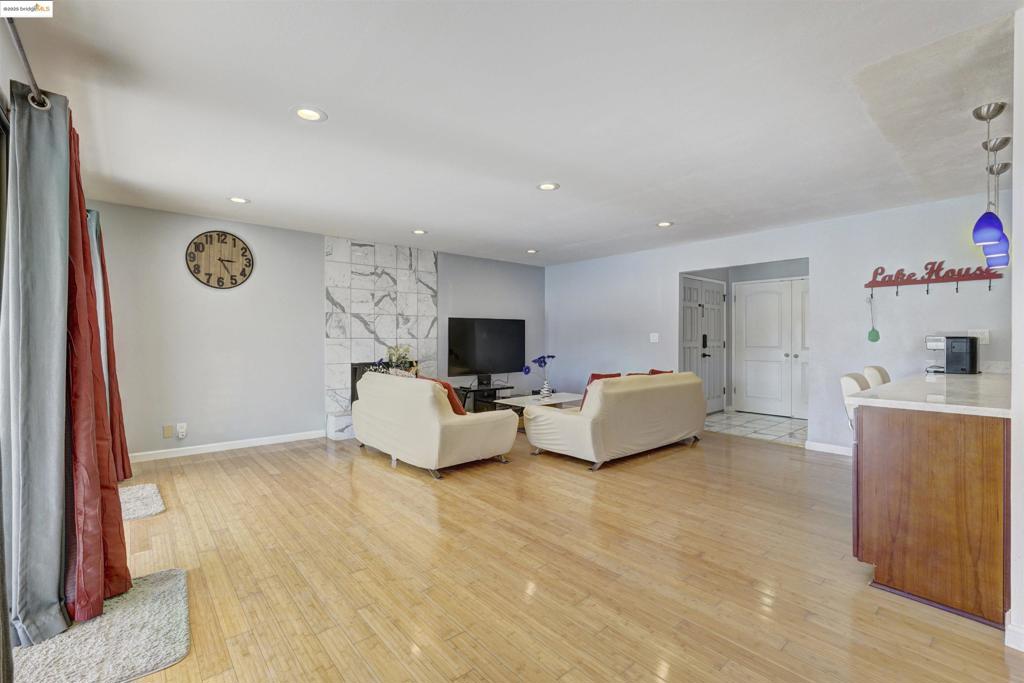 5106 Cabrillo Pt