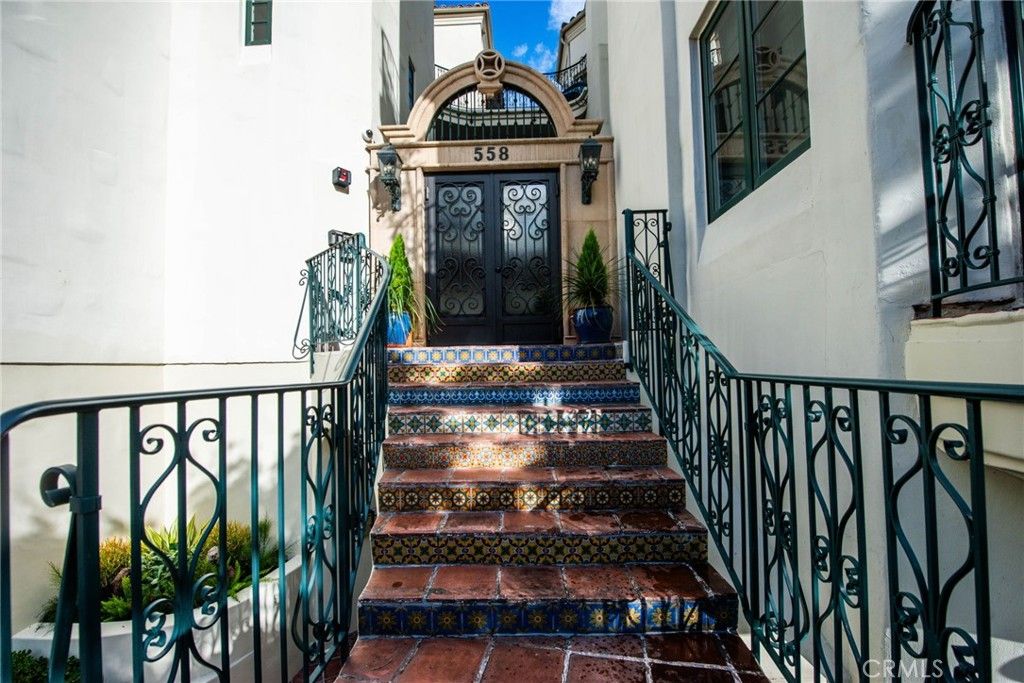 Photo of 558 Hillgreen Drive #207, Beverly Hills, CA 90212 (MLS # SR25263898)