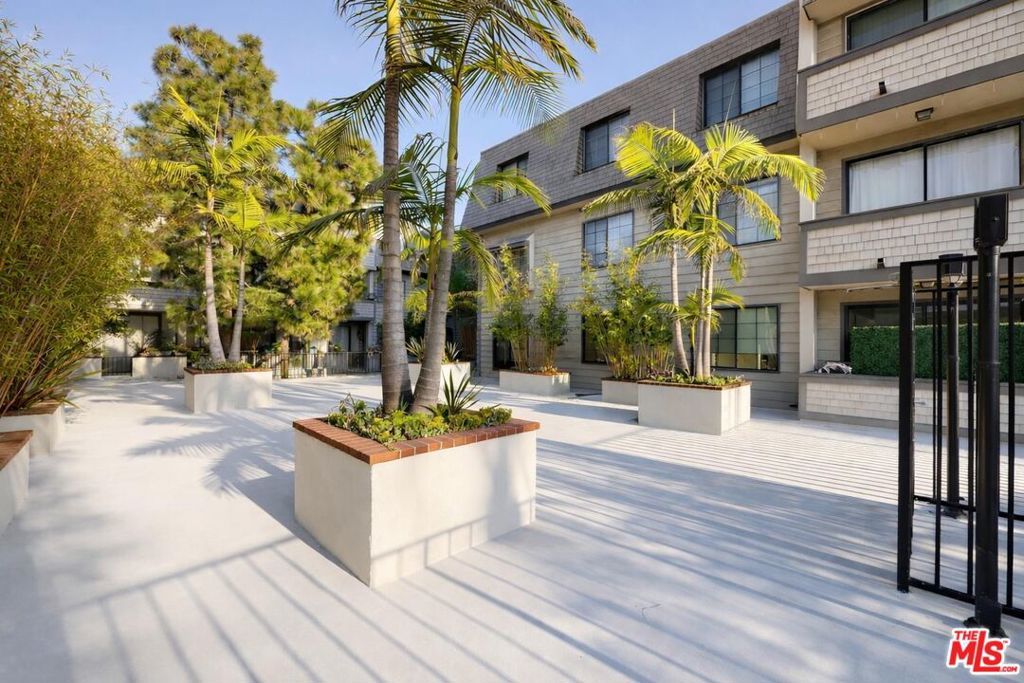 Photo of 5100 Via Dolce #305, Marina Del Rey, CA 90292 (MLS # 26632713)