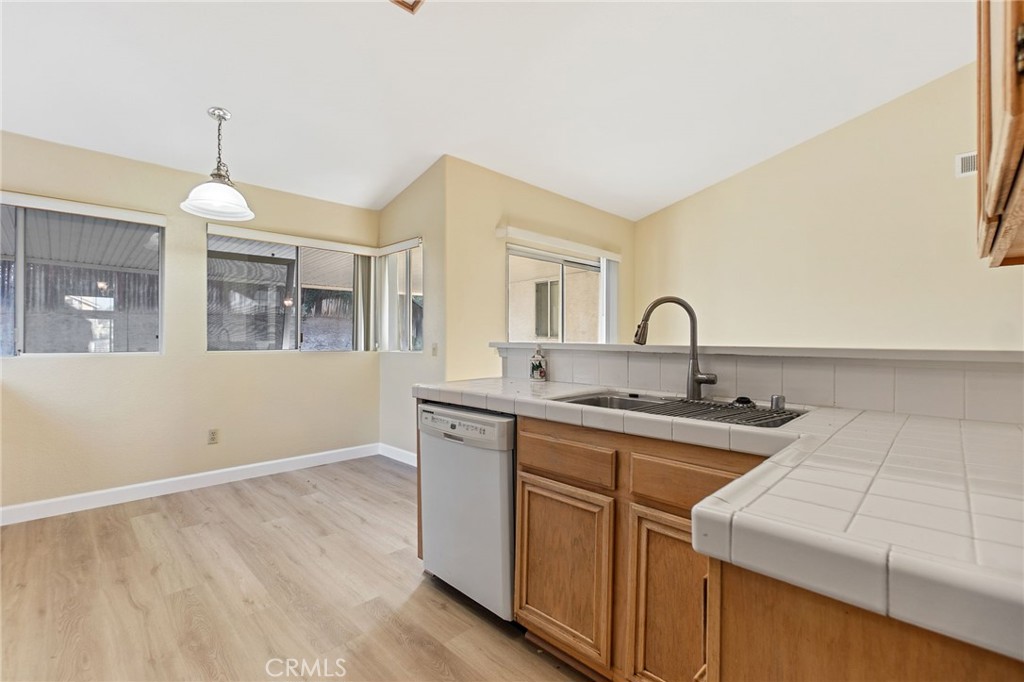 24527 Westhaven