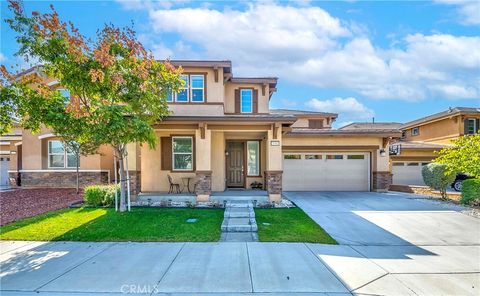Photo of 15581 Curry Pl, Fontana, CA 92336 (MLS # CV25246684) Photo of 15581 Curry Pl, Fontana, CA 92336 (MLS # CV25246684)