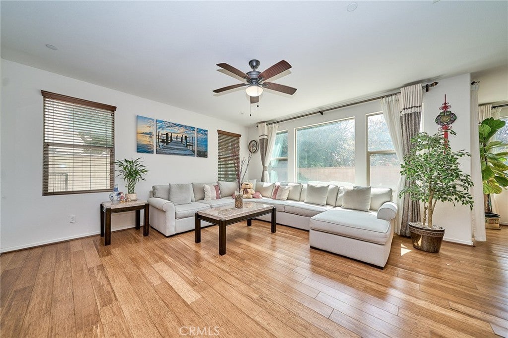 2782 E Thompson