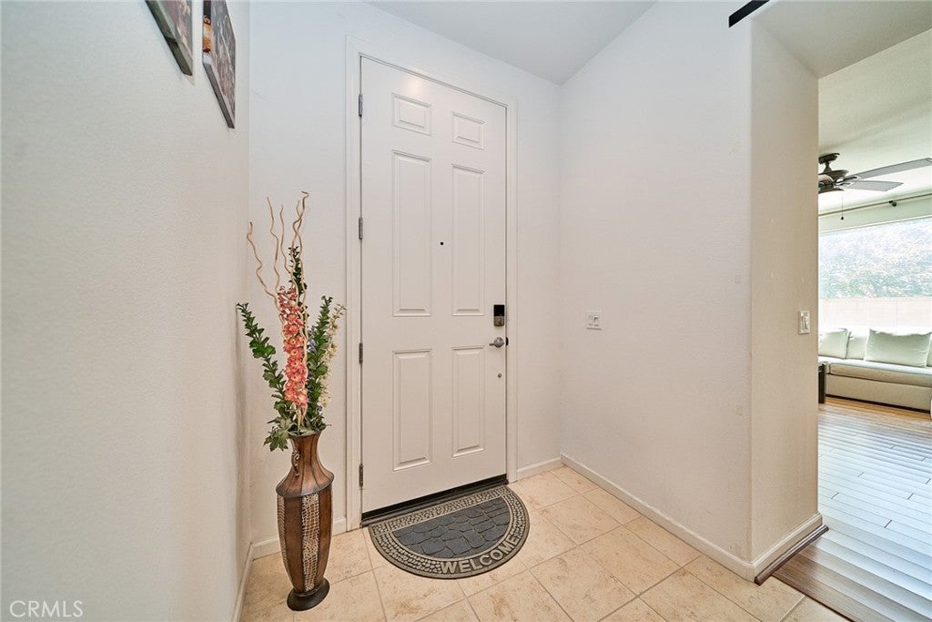 2782 E Thompson