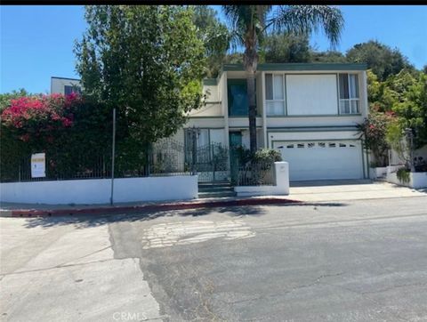 Photo of 17041 Escalon Drive, Encino, CA 91436 (MLS # SR25150357)