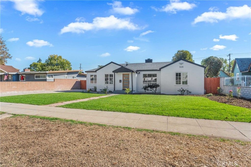 Photo of 526 E G St, Ontario, CA 91764 (MLS # TR25242153)