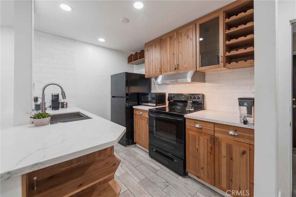 660 The Village 204