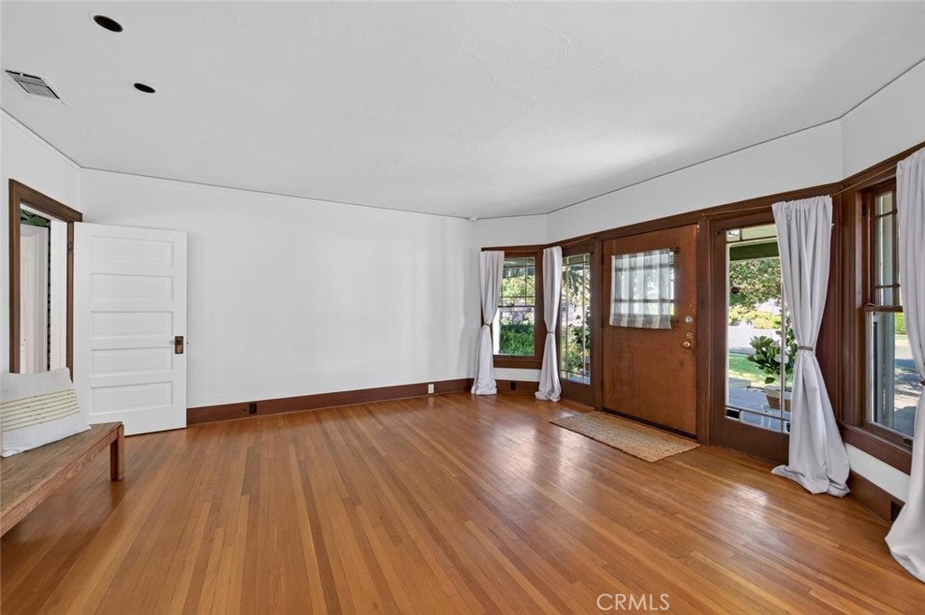 1235 N Arthur