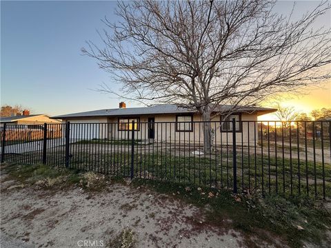 Photo of 40942 159th Street E, Lancaster, CA 93535 (MLS # SR26025765)