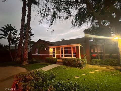 5744 Stansbury Avenue Sherman Oaks CA 91401