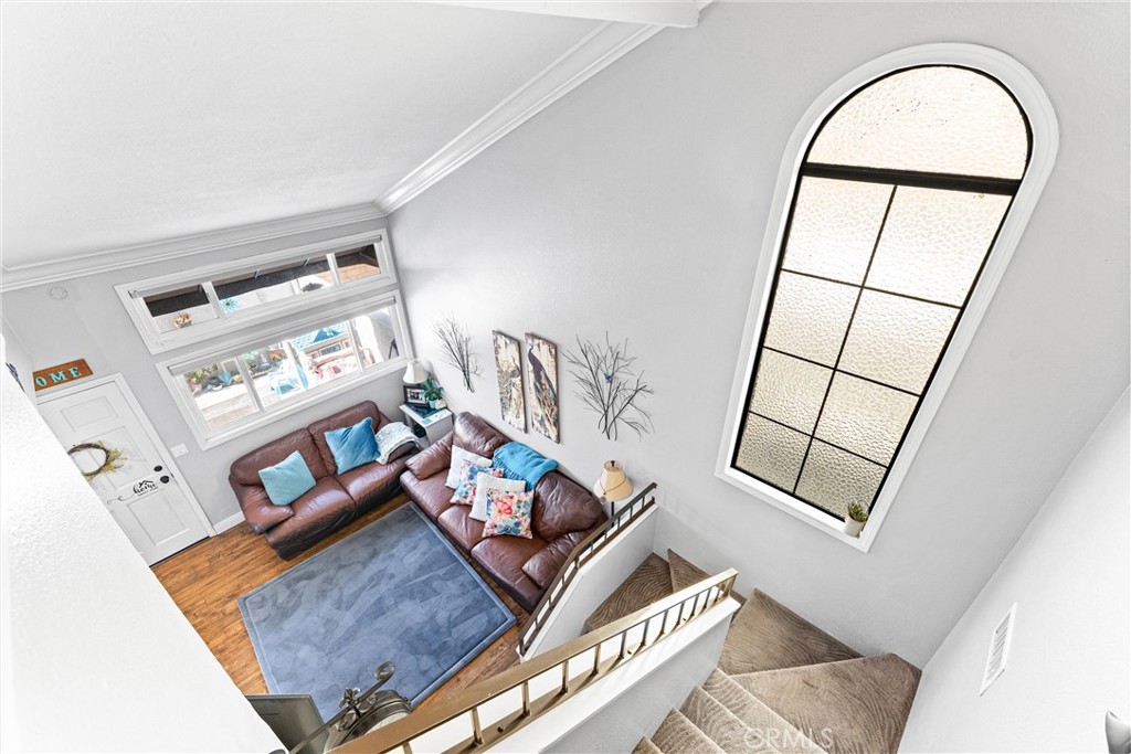 7085 Cerritos Avenue