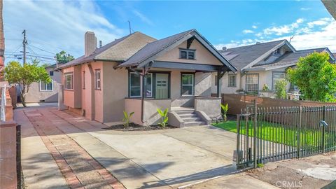 Photo of 326 -328 W 47th, Los Angeles, CA 90037 (MLS # DW26116819)