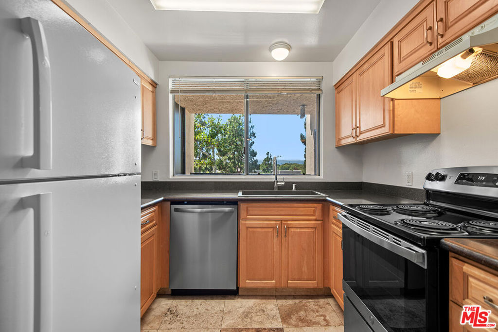 7211 Raintree Circle 211