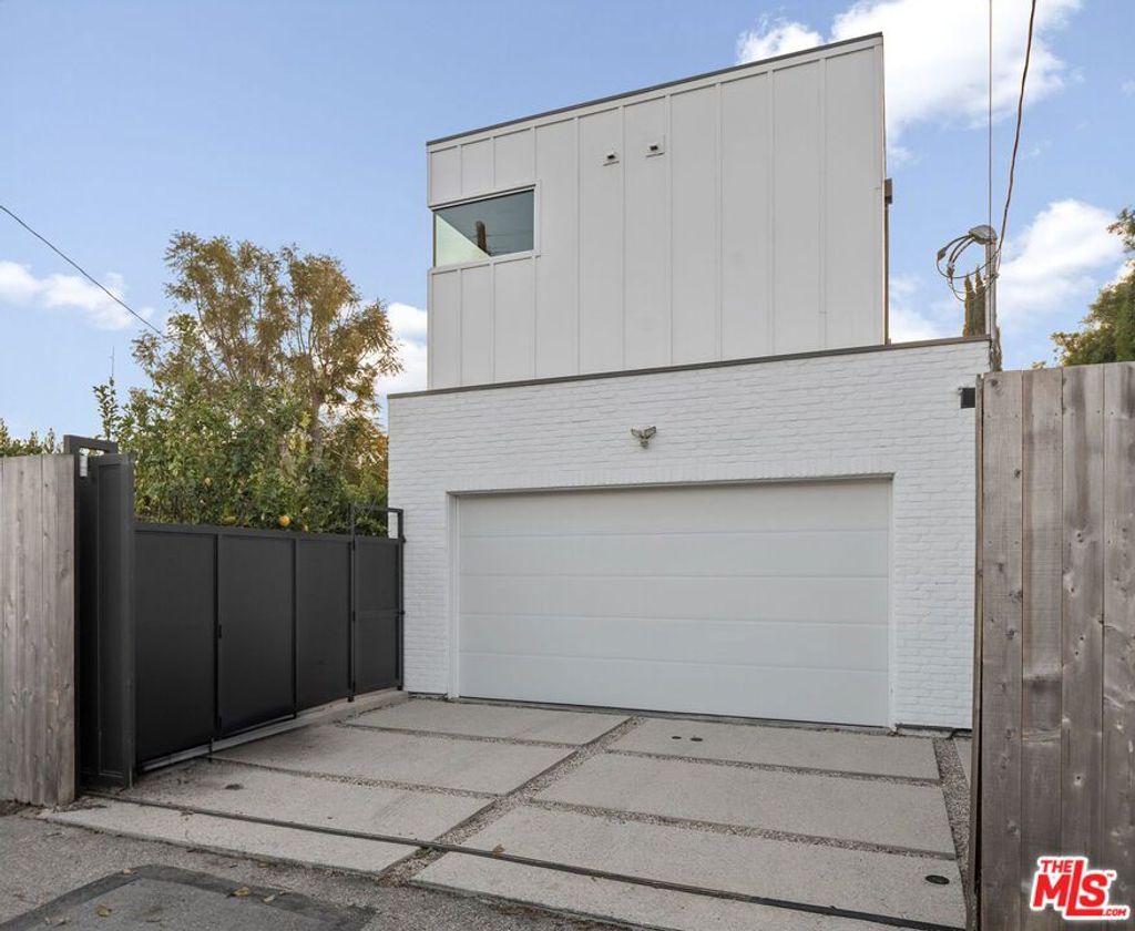 listing image 130723975454531318652