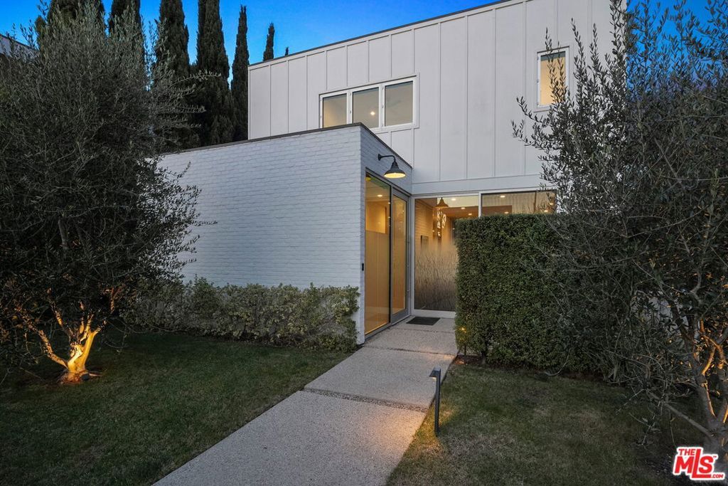 listing image 130724270469433218791