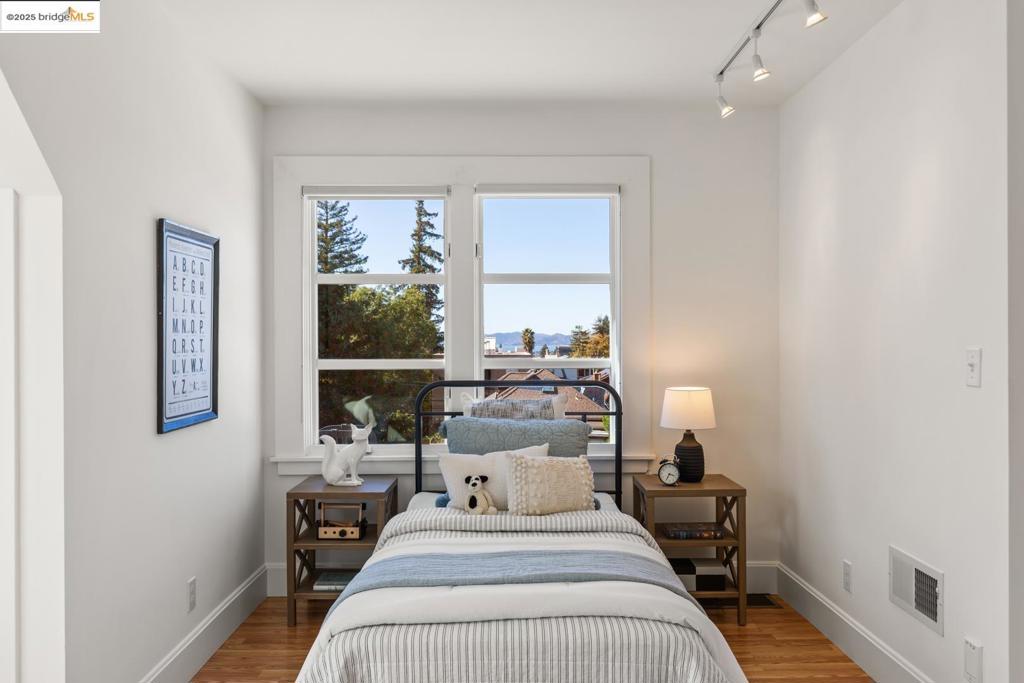 BERKELEY - Residential