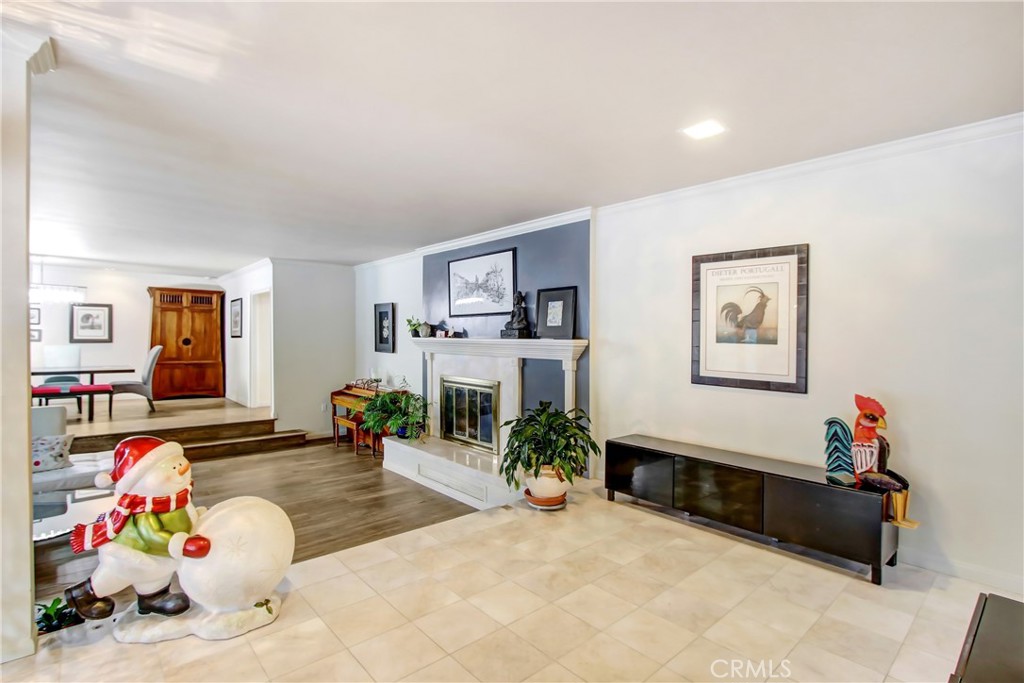 8800 Avenida Miravilla