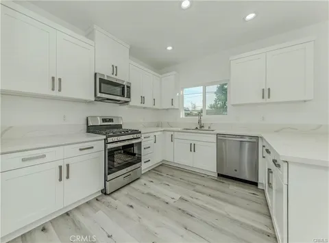 MLS: OC26100099