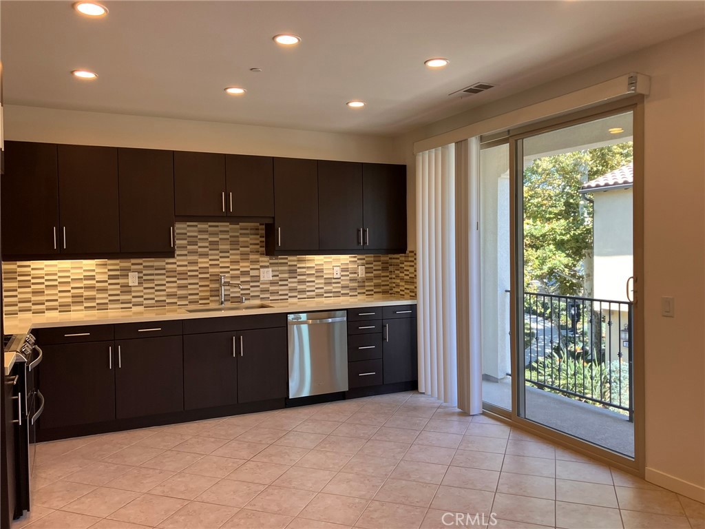 BROOKLAND (BKBRK) - Residential Lease