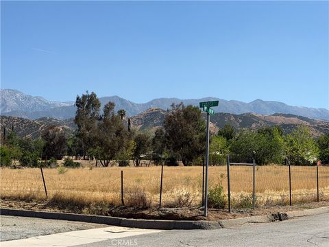 Photo of 35392 Mountain View St, Yucaipa, CA 92399 (MLS # DW26079445)