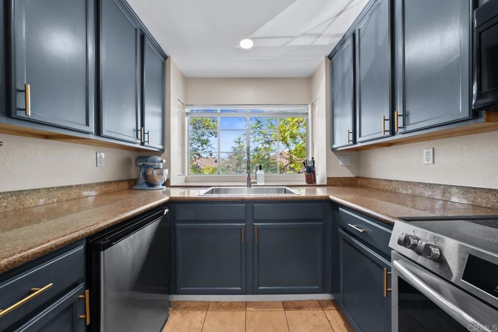 3605 Grove Street 256