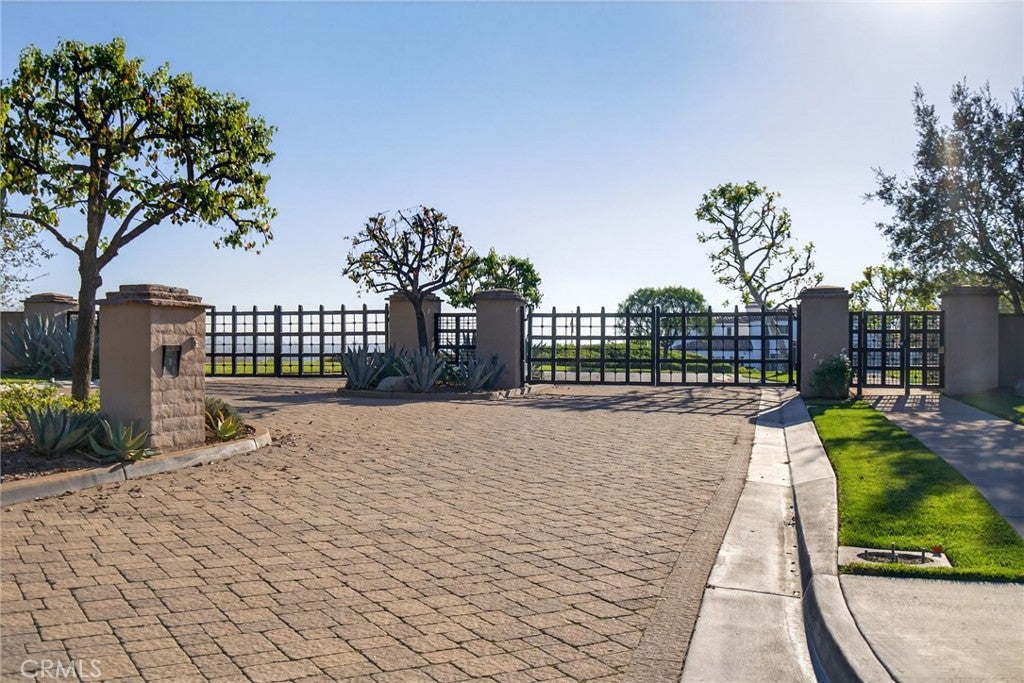 7478 Via Montecito