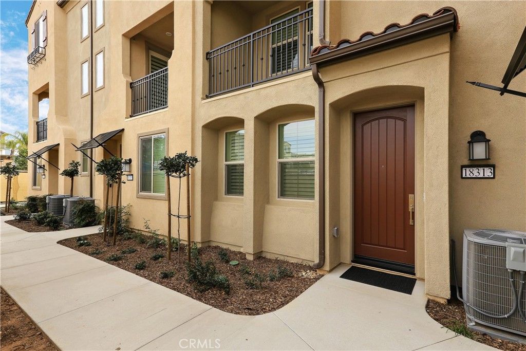 Photo of 18313 Maidenhair Way, Yorba Linda, CA 92886 (MLS # PW25244386)