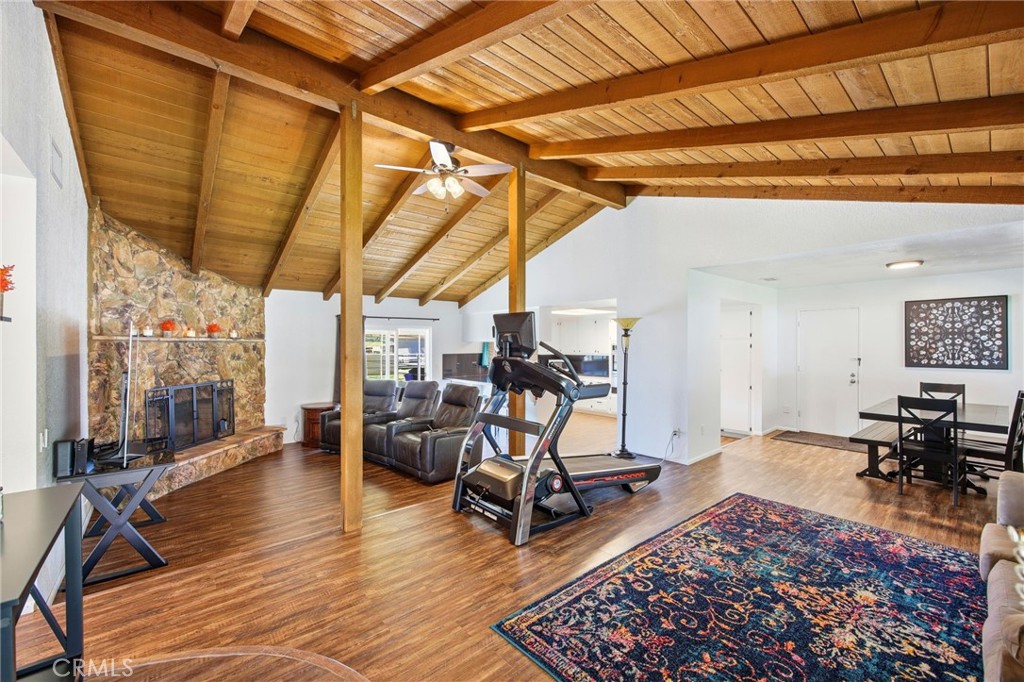 29041 Calle De Caballos