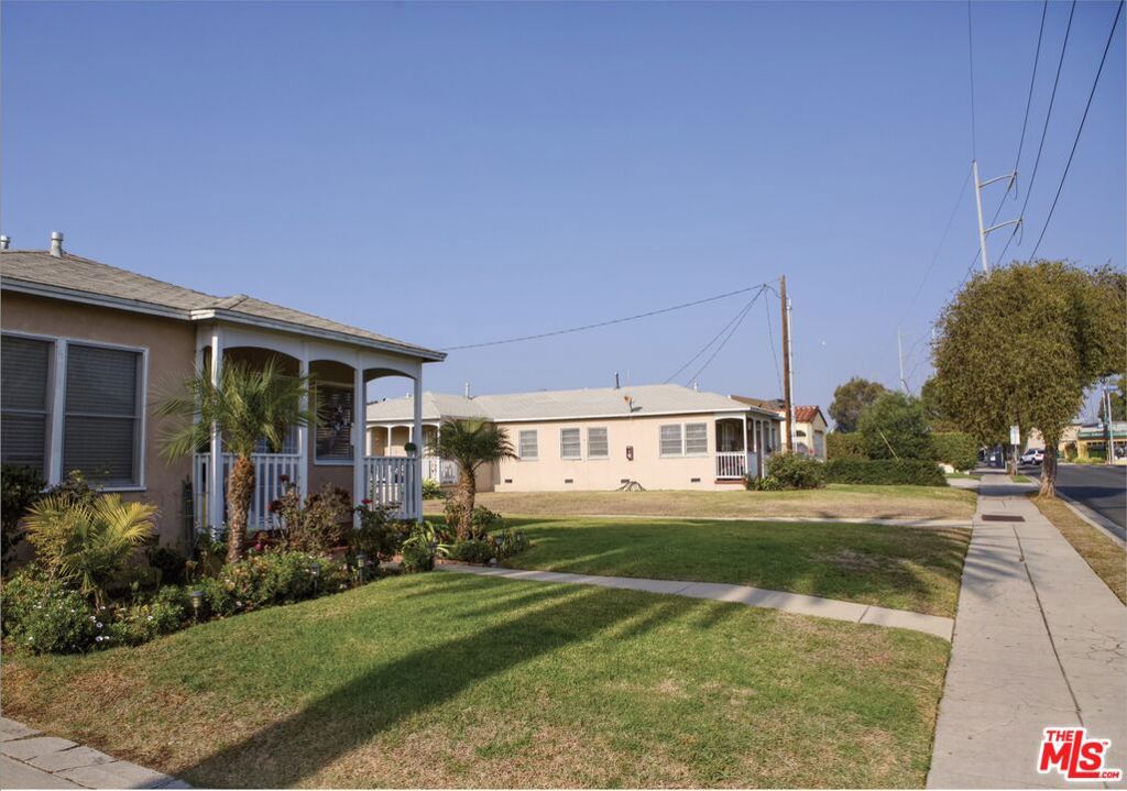 925 N Eucalyptus Avenue