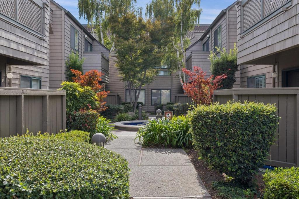 20 Cove Lane